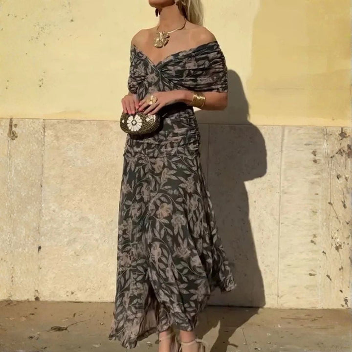 Luna | Elegant Dress With V-Neckline