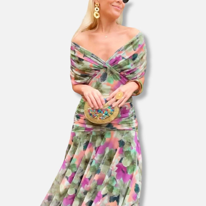 Luna | Elegant Dress With V-Neckline